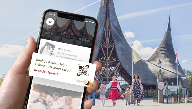 Visual waarbij men kan zien hoe je een Albert Heijn ticket in de Efteling-app kunt koppelen.
