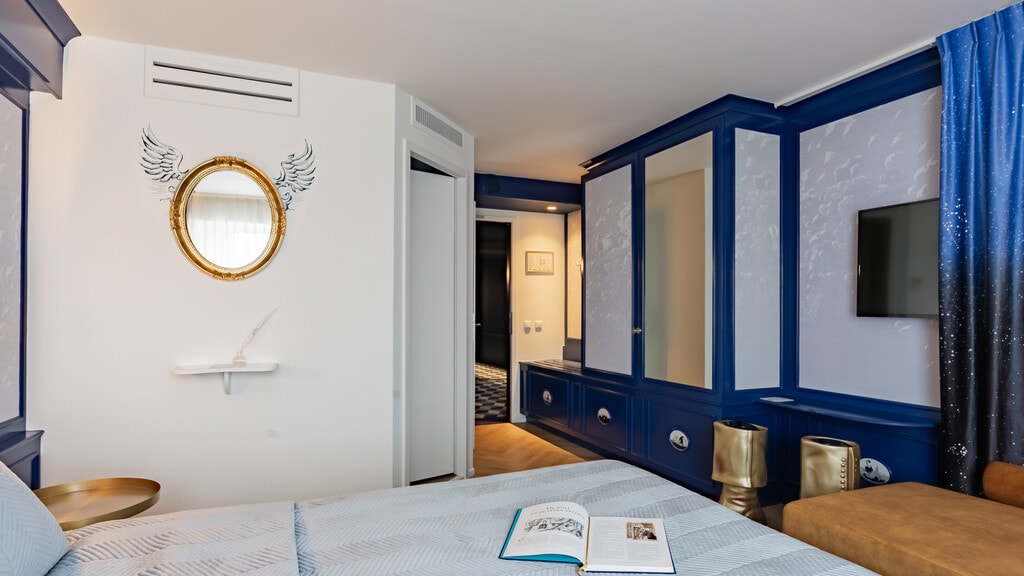 Hotelkamer overzicht van de 3 persoons premium kamer in het Efteling Hotel