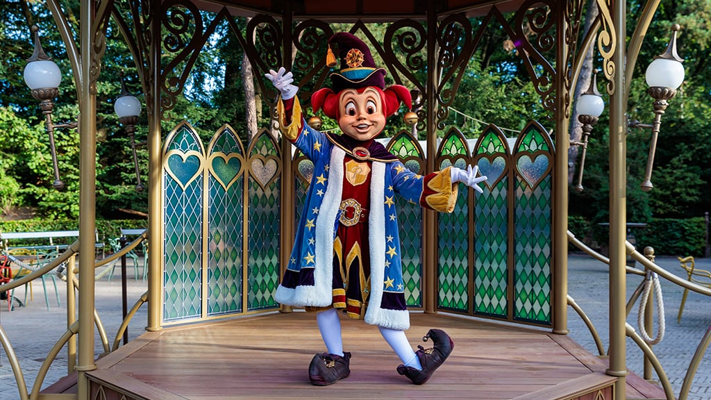 Pardoes the magic Jester