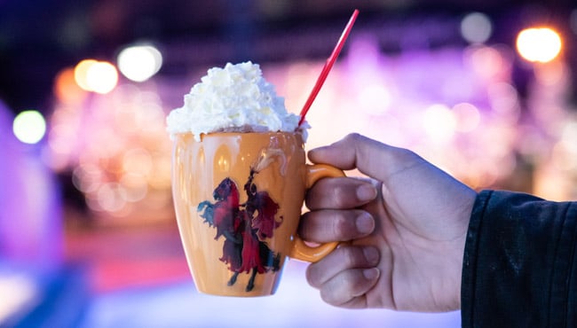 Nieuwe Winter Efteling Chocomel-mok met een afbeelding van Raveleijn.