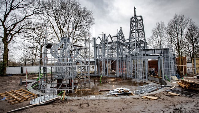29.000 kilo staal vormt de basis van het slot van het sprookje.