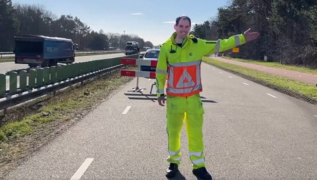 Ivo Tuitel regelt sinds de sluiting van de Efteling het verkeer ook elders.