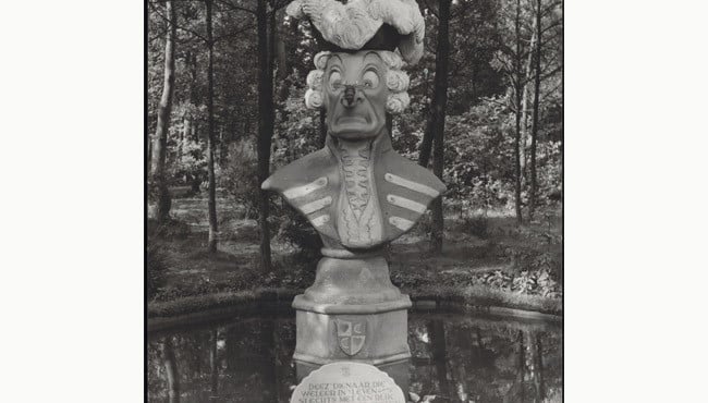 Kogeloog, één van de zes Dienaren, stond vroeger een aantal jaar naast Langnek in het Sprookjesbos (foto 1956)