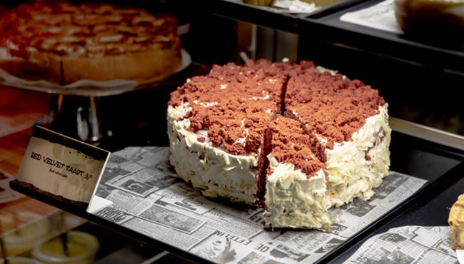 Red velvet taart te krijgen in het restaurant van Fabula.