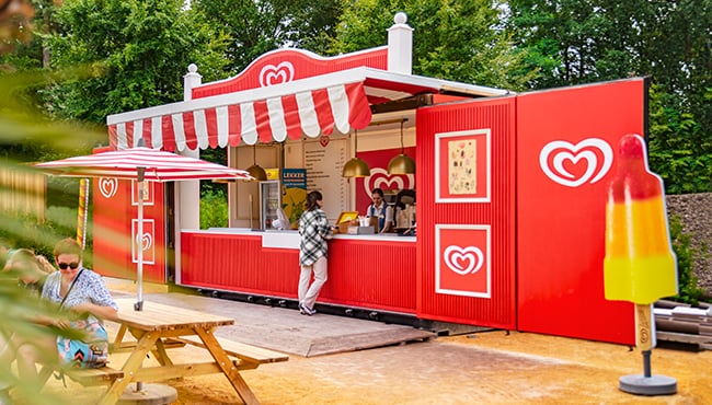 IJskraam op het efteling zomerstrand