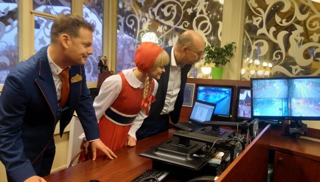 Vanmorgen zijn de wisselstroken op de Europalaan officieel geopend door Roodkapje en Wethouder Gerard Bruijniks!