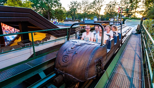 Park Directeur Coen Bertens: “Deze medewerkers hebben altijd met veel plezier en inspanning gewerkt bij de Bob. Zij hebben als vast team van de Bob mooie herinneringen aan de attractie en maakten daarom deze laatste rit”. Laatste rit Bob