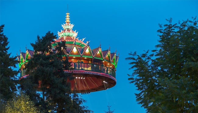 Pagode in het donker