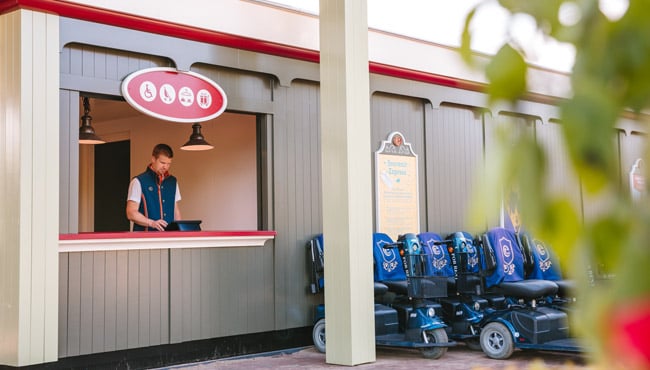 Medewerker bij het nieuwe Efteling-servicegebouw