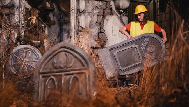 Ontmanteling Spookslot voor het Efteling Archief - grafzerken