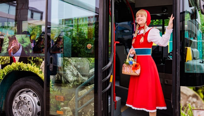 roodkapje stapt in de nieuwe efteling bus