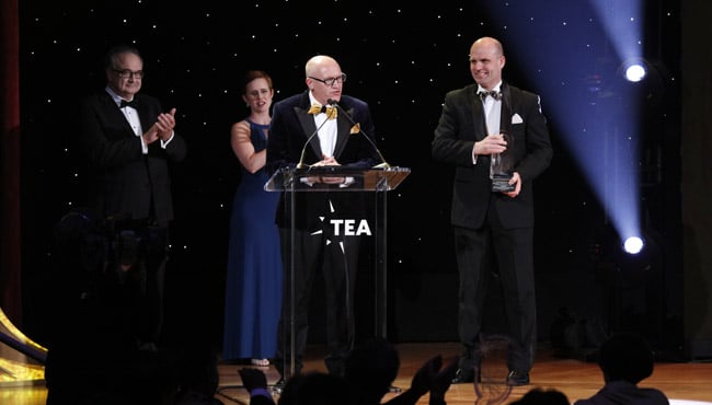 Olaf Vugts dankt de organisatie