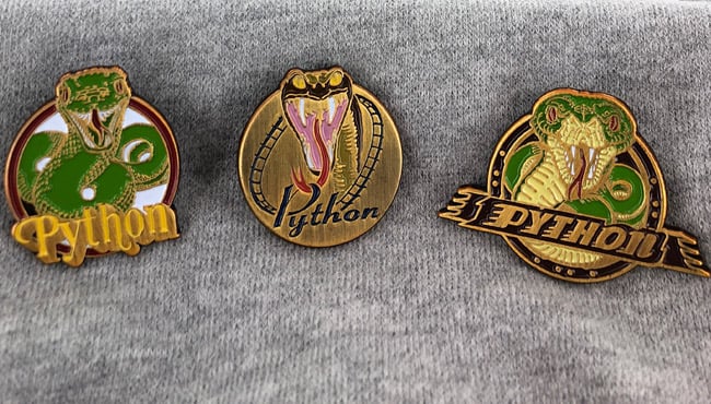 Drie pins van de Efteling-achtbaan de Python
