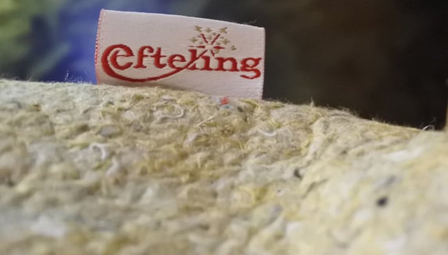Vilten tas van oude Efteling-bedrijfskleding