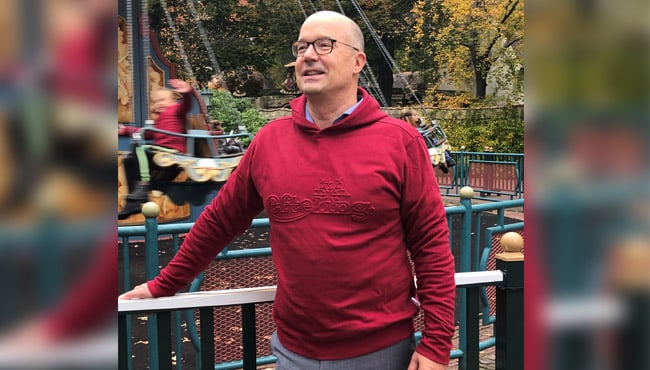 directeur met efteling trui