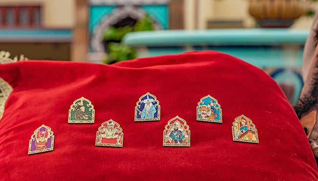 Zeven pins uit de pin serie van Fata Morgana.