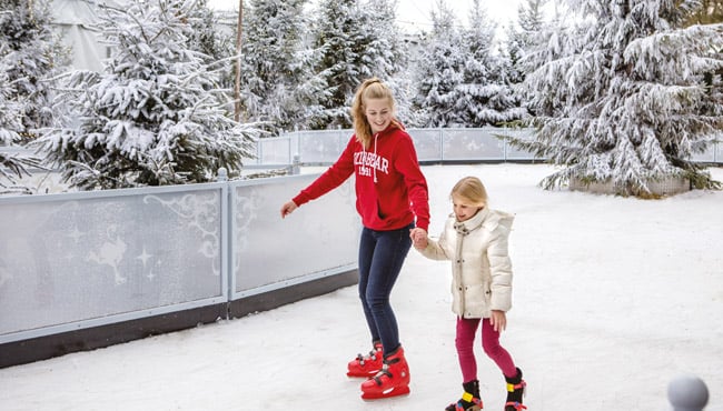 Schaats op de bevroren paleisvijver van het IJspaleis