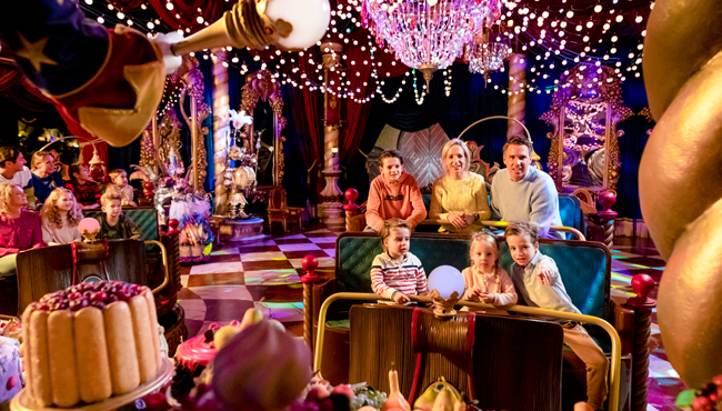 Een gezin in Symbolica.