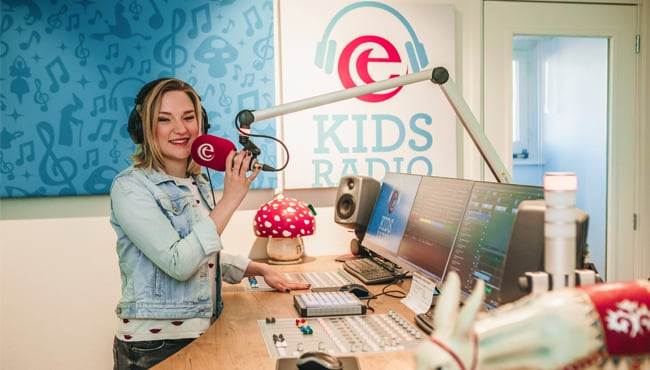 dj tessa in studio