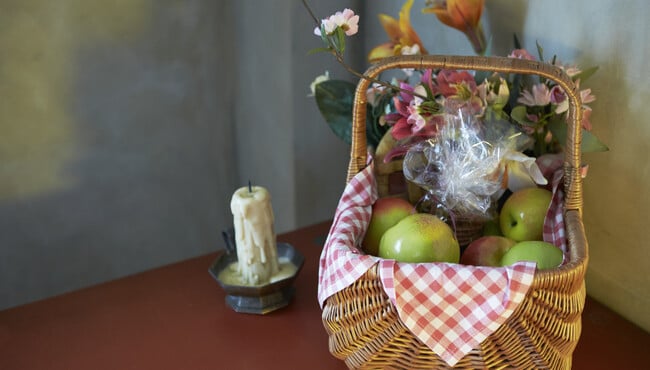 Details in de Roodkapje Themasuite in het Efteling Hotel.