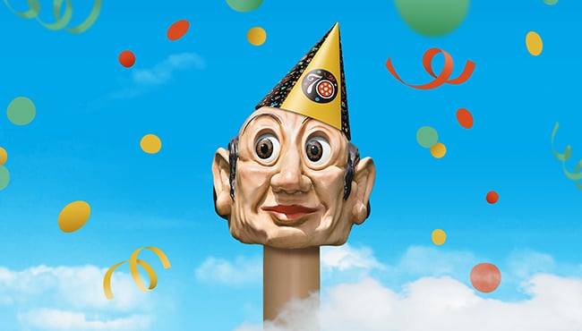 Langnek met feestmuts en spaar voor korting op Efteling tickets bij Albert Heijn