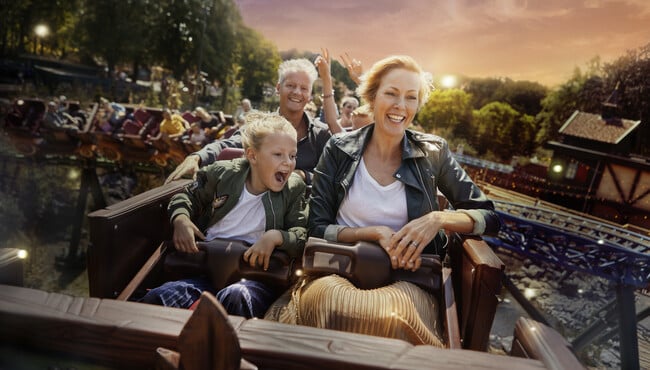 Gezin in Max & Moritz achtbaan